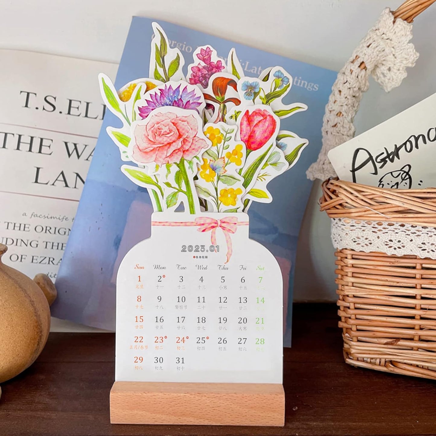 Betoverend en Praktisch: 2024 Bloemen Desk Kalender