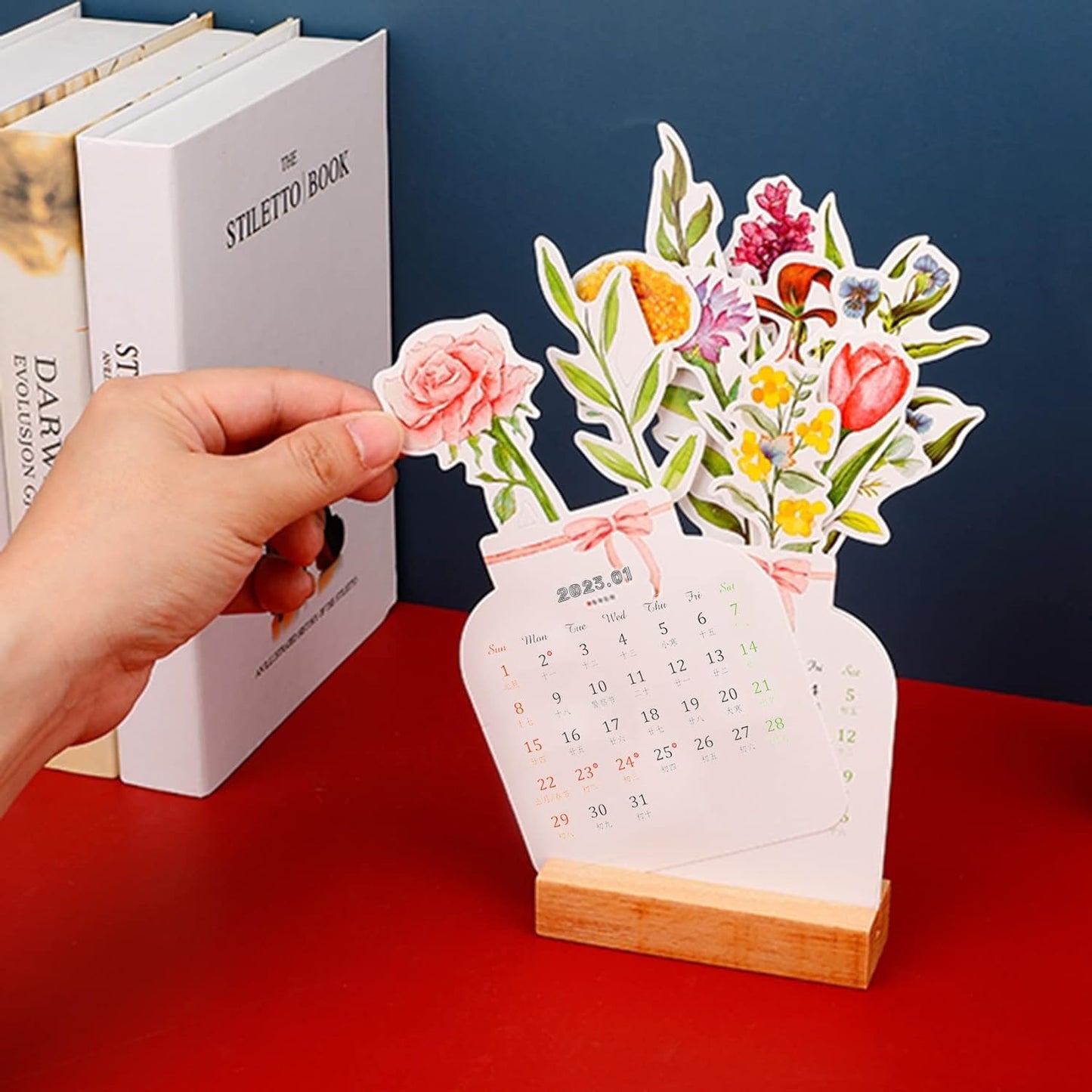 Betoverend en Praktisch: 2024 Bloemen Desk Kalender